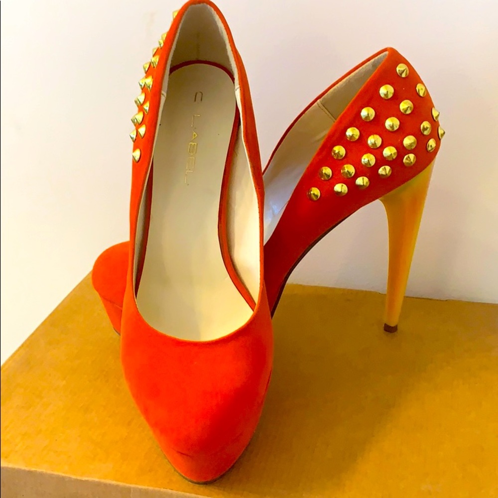 Hot orange heel